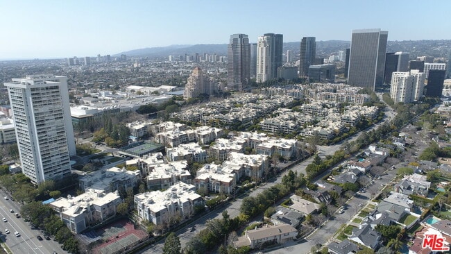 Building Photo - 2122 Century Park Ln Unit 312