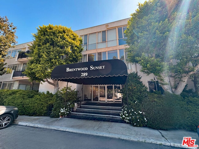 Building Photo - 289 S Barrington Ave Unit A106