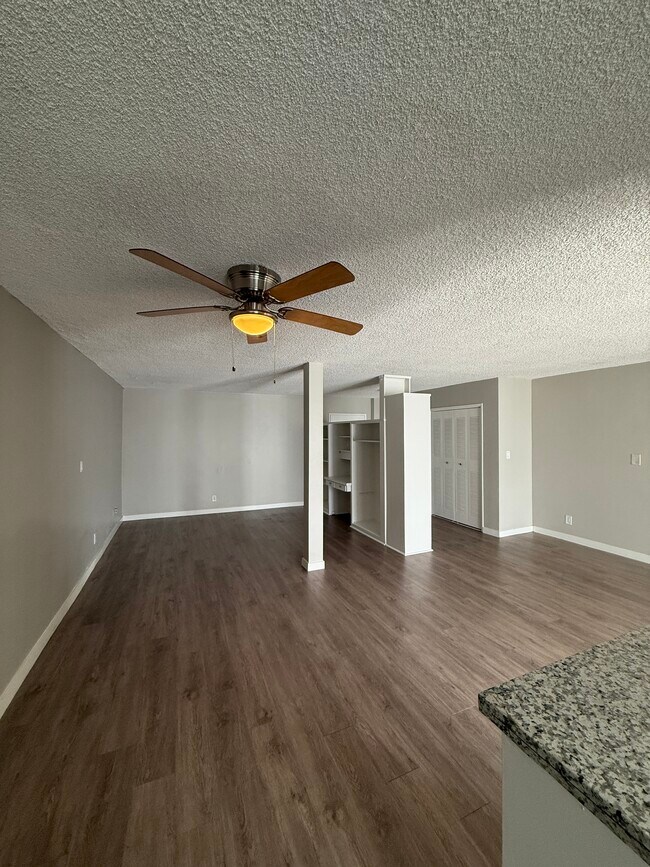 Photo - Weddington Mid-Rise