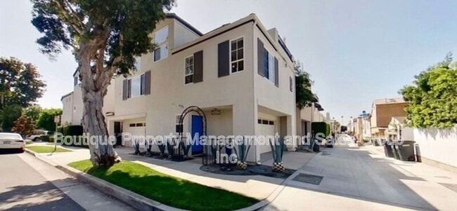 Building Photo - 445 1/2 Begonia Avenue