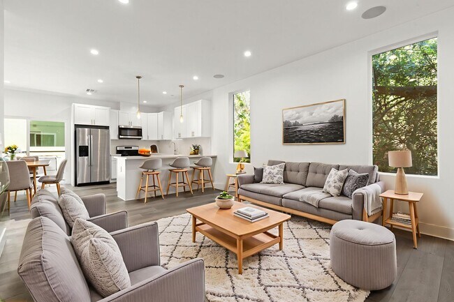 Photo - 1034 N Oxford