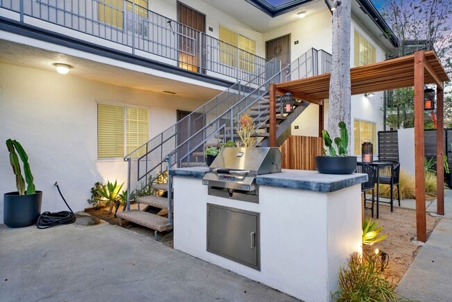 Photo - 315 Junipero Ave