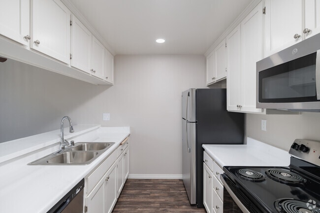 Building Photo - Woodman Village