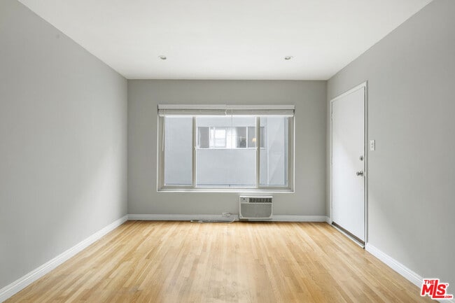 Photo - 925 N Curson Ave Unit 4 1/2