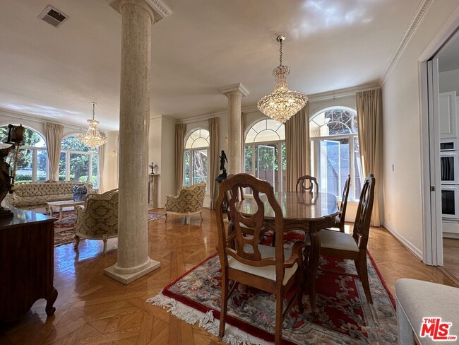 Photo - 623 Palisades Ave