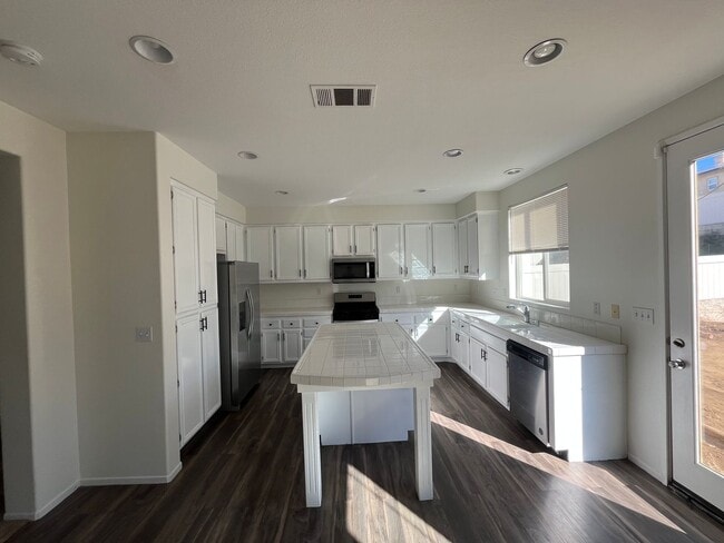 Photo - 11155 Picard Pl