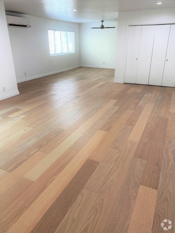 Building Photo - 1343 19th St Rental