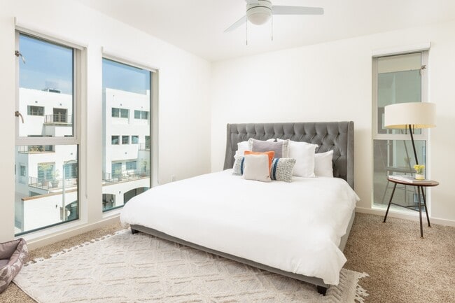 Photo - Gibson Santa Monica