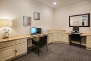 Photo - Pinnacle at MacArthur Place Apartments