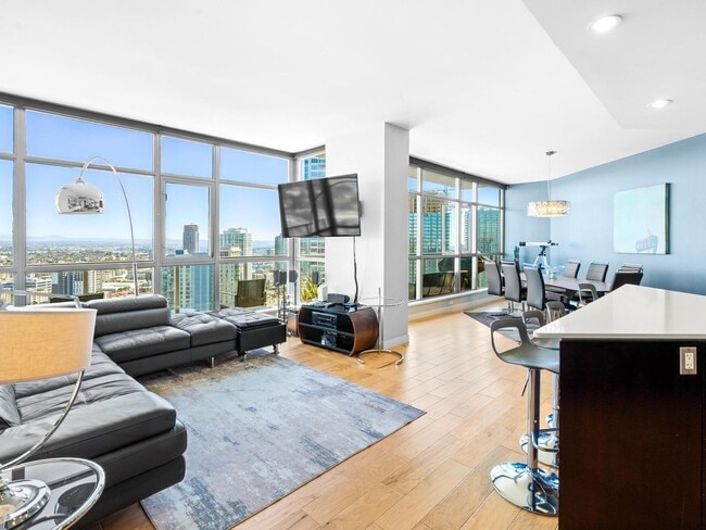 Building Photo - Furnished Aria Penthouse with Panoramic Views & Wraparound Balcony Unit 2401
