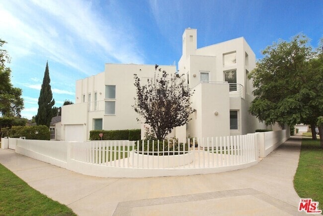 Building Photo - 269 N Bundy Dr Rental