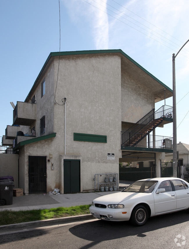 Building Photo - 936 N Washington Pl