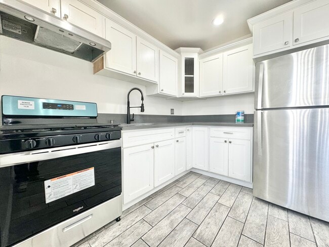 Photo - 4839 W 17th St Unit 6