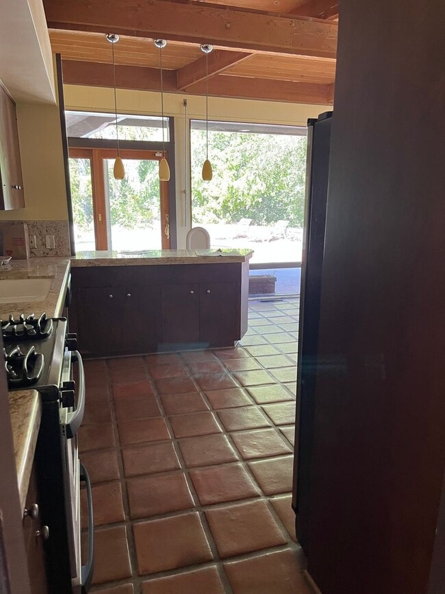 Photo - 4 bedroom and 4 bathroom house in LA Canad...