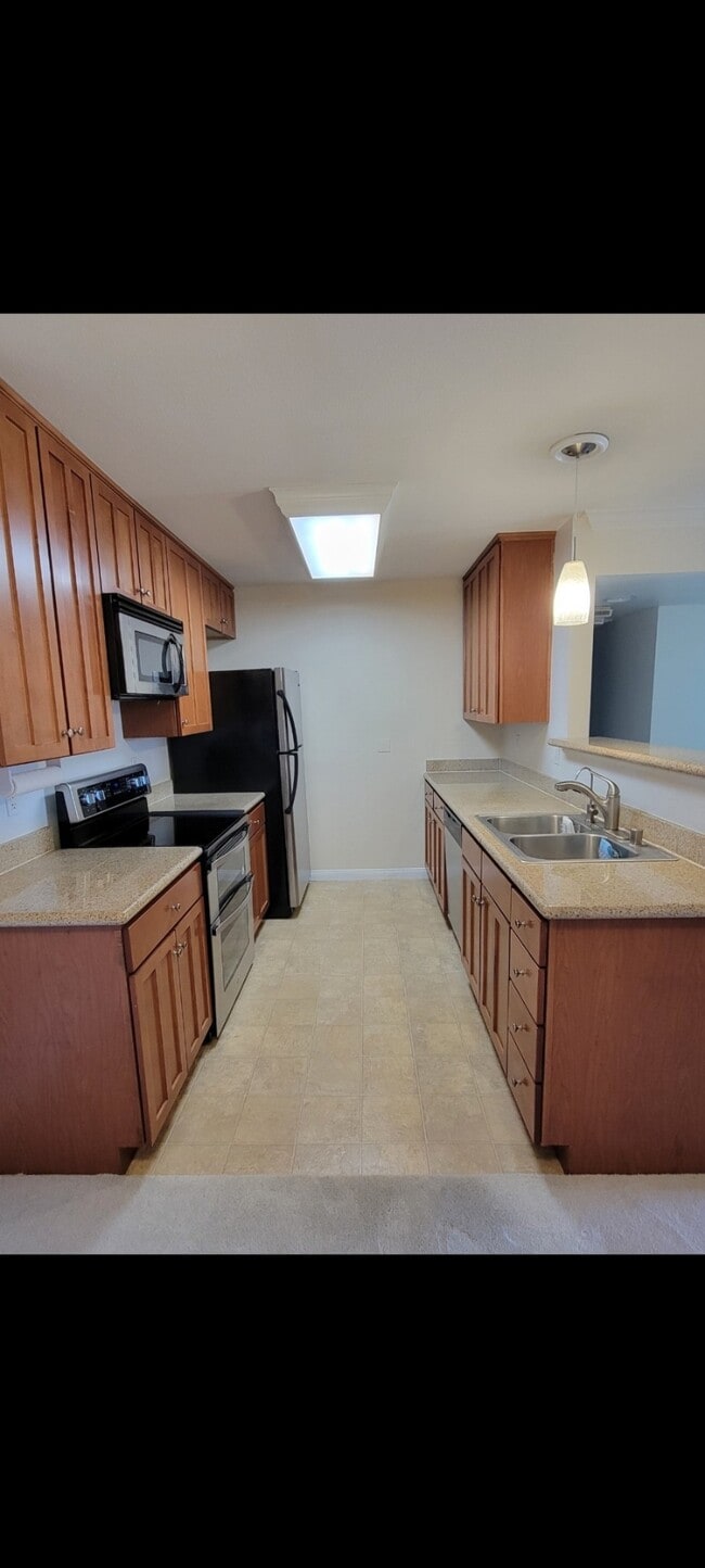 Photo - 180 Chambers St Unit 28