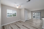 3BR, 2BA - 980SF - Dining Room - Parkway Village