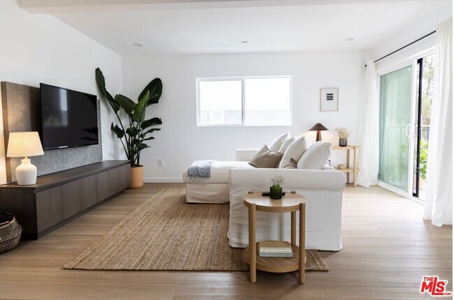 Photo - 843 Mariposa Ave Unit 1