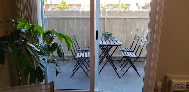 Photo - Magnolia Apartments - Your Sherman Oaks Re...