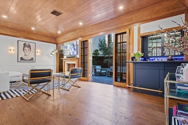 Photo - 9311 Burton Way