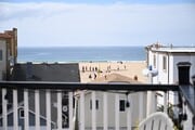 Common Rooftop Lounge - 16 Hermosa Ave Apartments Unit B