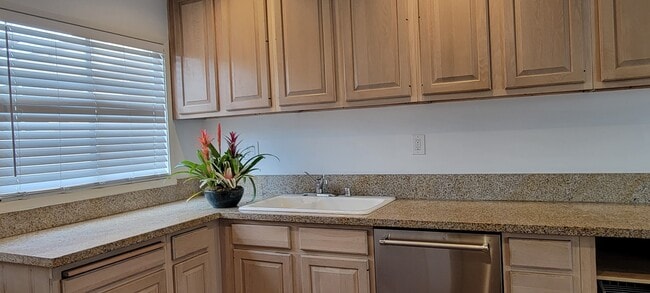 Photo - 17565 Bullock St