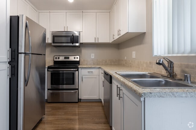 2BR, 1.5BA - 1233 SF - Latitude Ii