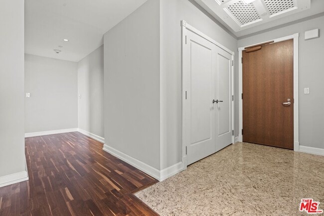 Photo - 900 W Olympic Blvd Unit 28B