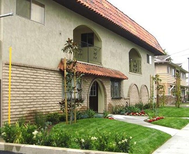 Building Photo - Downey UPPER One Bedroom with Parking, Fir... Rental