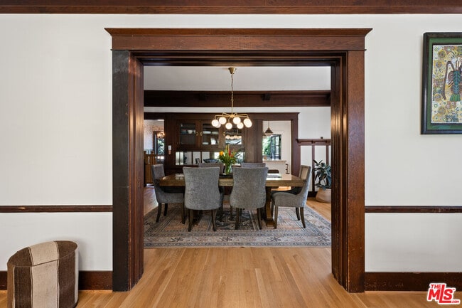 Photo - 1421 Edgecliffe Dr