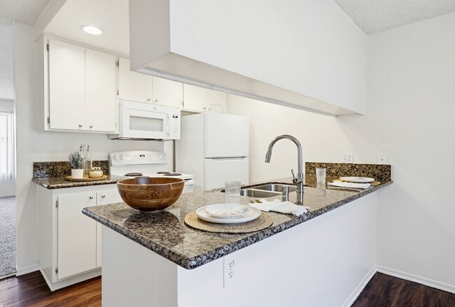 Photo - Sandpiper Apartments