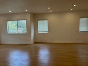 huge master bedroom with walking closet - 15137 Gilmore St House