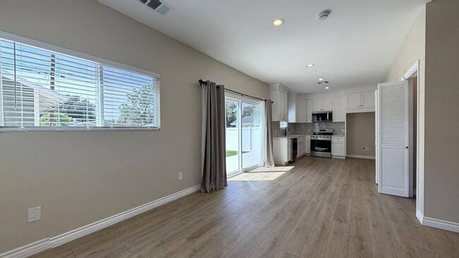 Photo - 1018 College Ave