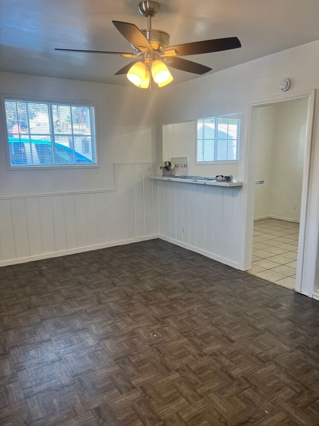 Building Photo - Concert Duplex Unit 11016-1/2 Rental