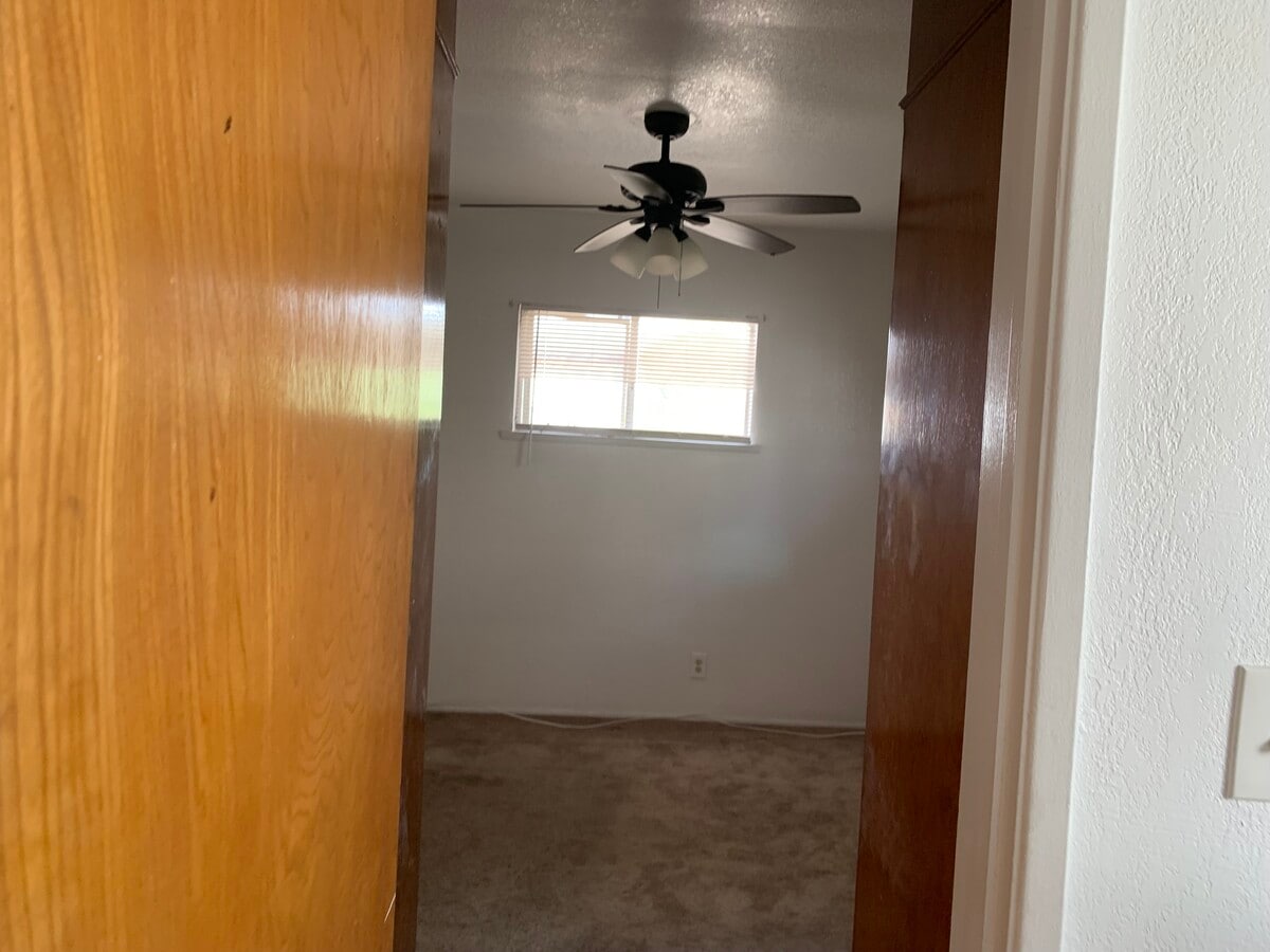 bed - 3436 Sherbourne Dr Unit 3436A