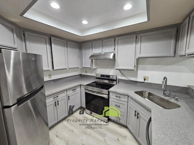 Photo - 3926 60th St