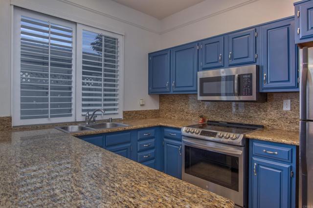 Photo - 820 Diamond St Unit 2