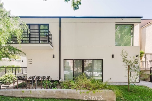 Building Photo - 536 E San Jose Ave