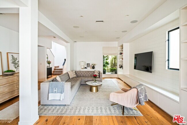 Photo - 129 Outrigger Mall