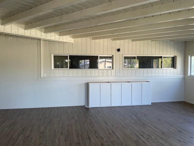 Open concept floor plan with storage - 1947 Caddington Dr