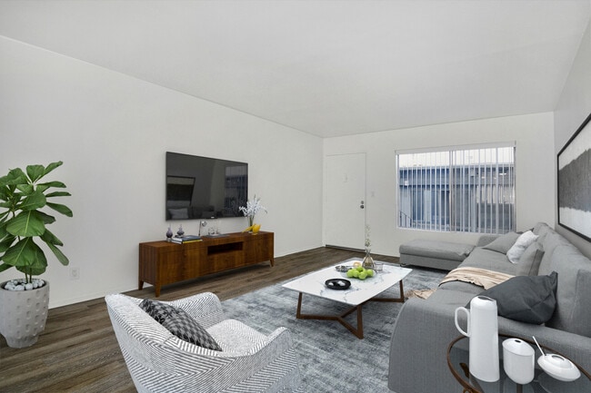 Photo - Zelzah Apartments