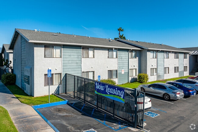 Building Photo - VILLAGE GREEN