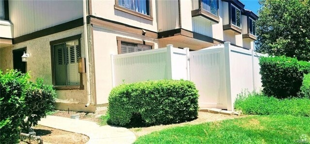 Building Photo - 1208 S Cypress Ave Rental