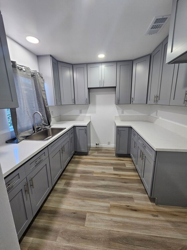 Photo - 3968 Platt Ave