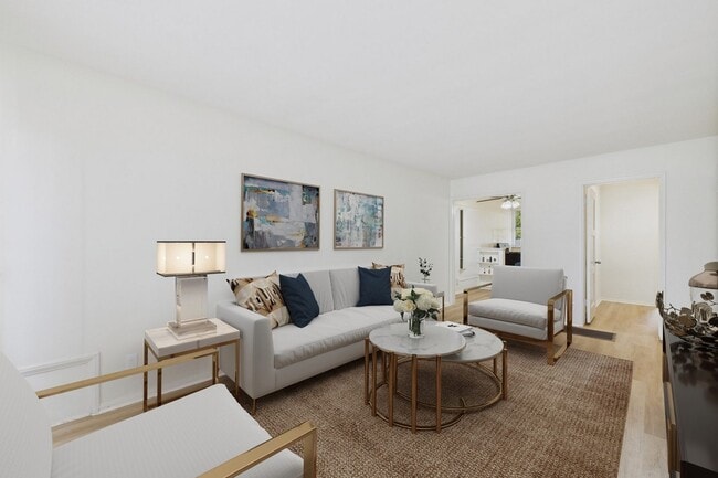 Photo - Banner Circle Apartments