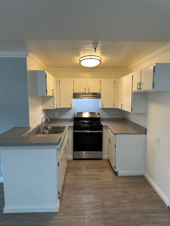 Photo - 5811 Tujunga Ave Unit 415