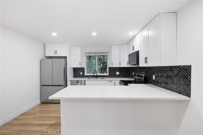 Building Photo - 17000 Burbank Blvd Unit 101