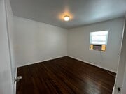 Room 1 - 826 1/2 N Coronado st Apartments
