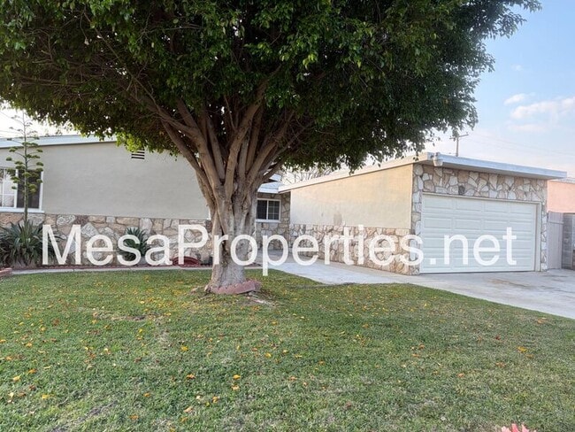 Building Photo - 733 N El Dorado Ave