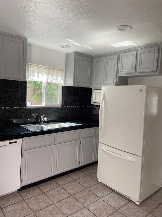 Photo - 404 S Juanita Ave