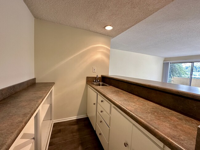 Wet Bar - Terraces At the Oaks